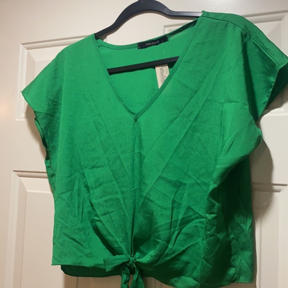 NWT color swatch short sleeve green front tie sleeveless top - Picture 11 of 11